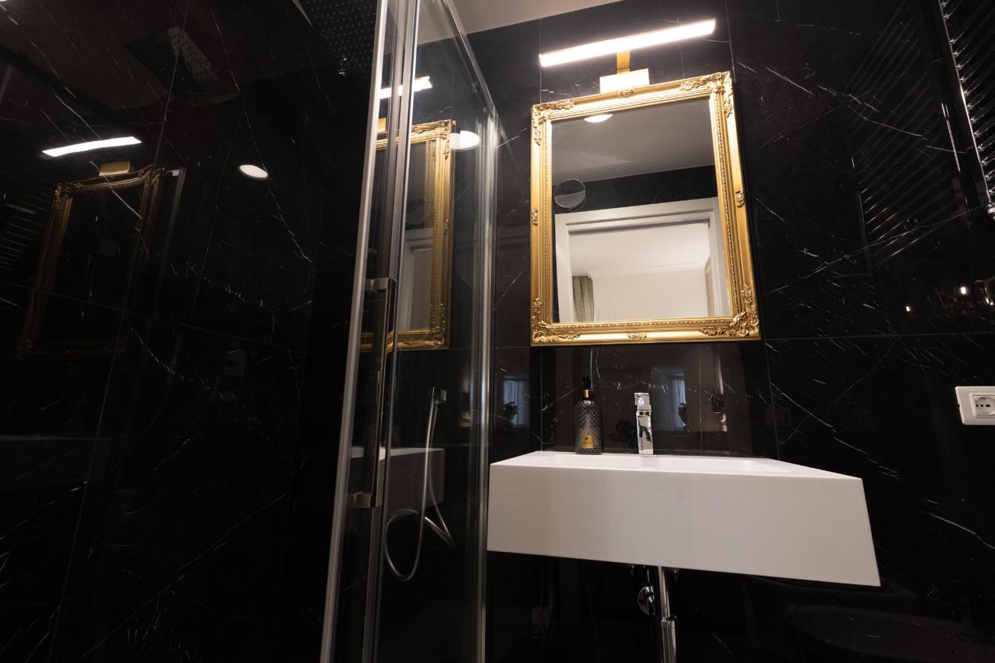 De Vince Suites - Luxury Rooms - Roma Termini Zewnętrze zdjęcie