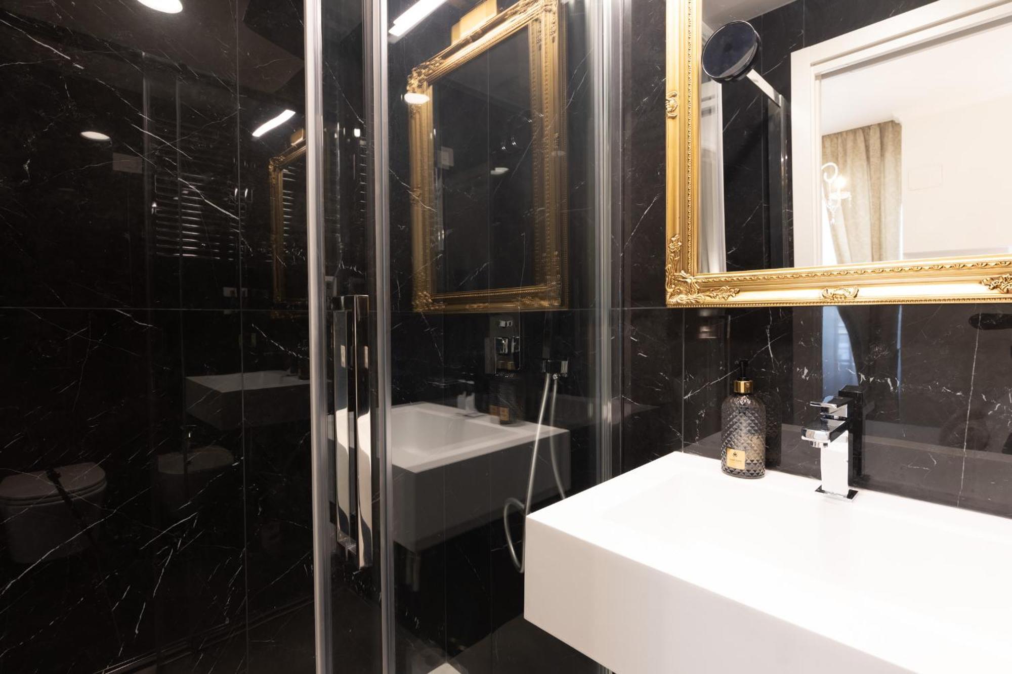 De Vince Suites - Luxury Rooms - Roma Termini Zewnętrze zdjęcie